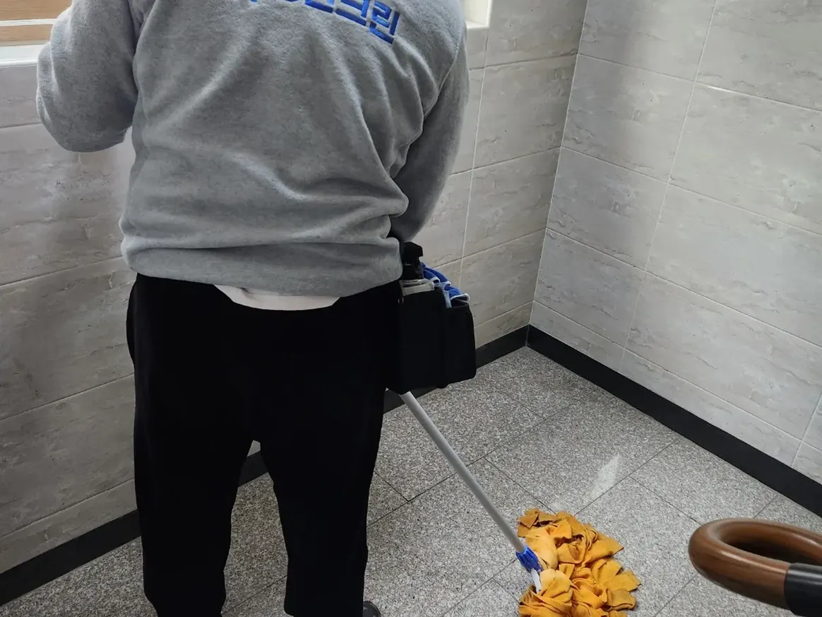 영도구 남항동1가 건물 복도·대기 동선 야간 위생청소 사례 - 행진크린